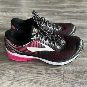 Brooks ghost 10 women size 9 black pink white